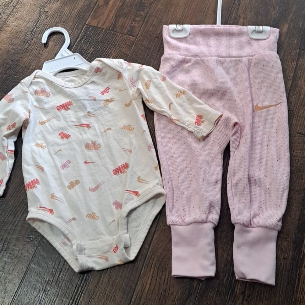 Nike baby girls outfit